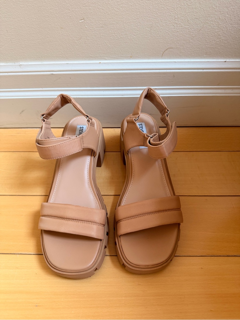 Steve Madden Beige Tan Chunky Ankle-Strap Sandals